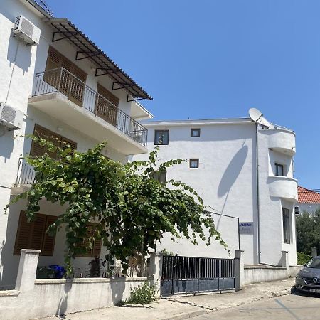 Apartments Gabrijela Biograd Na Moru Exterior photo