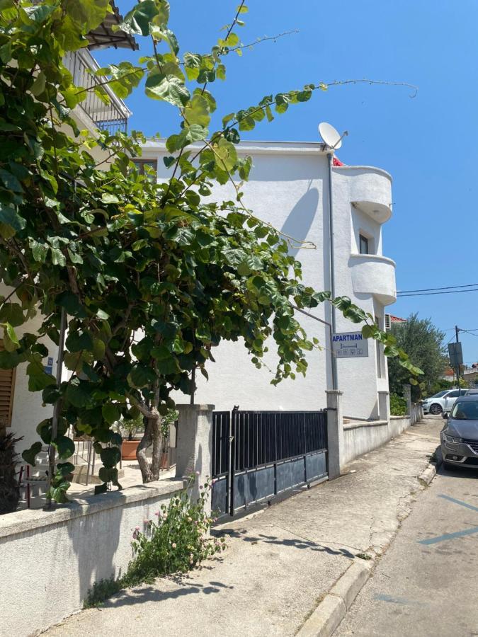 Apartments Gabrijela Biograd Na Moru Exterior photo